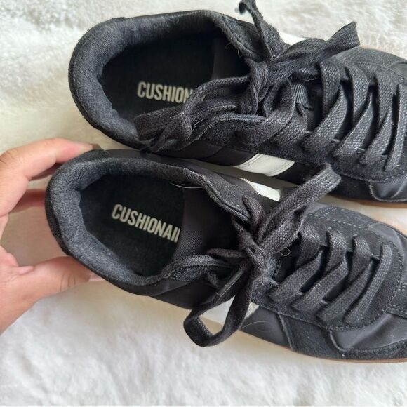 Cushionaire Women’s Bailey Sneaker Black White Size 7.5 - Picture 4 of 11